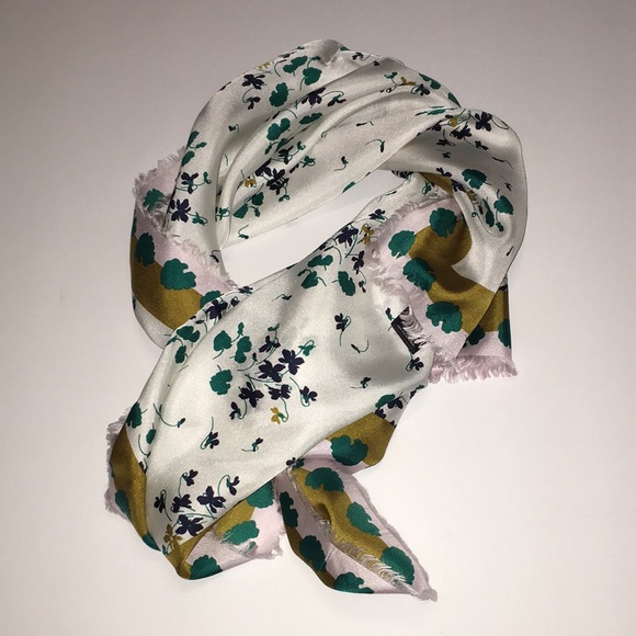 Ann Taylor 💯 silk scarf - Picture 4 of 6